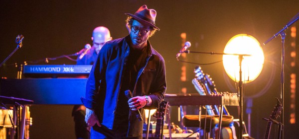 Amos Lee performing at Uptown Theater in Kansas City, Missouri, on March 26, 2019.