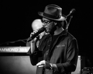 Amos Lee performing at Uptown Theater in Kansas City, Missouri, on March 26, 2019.