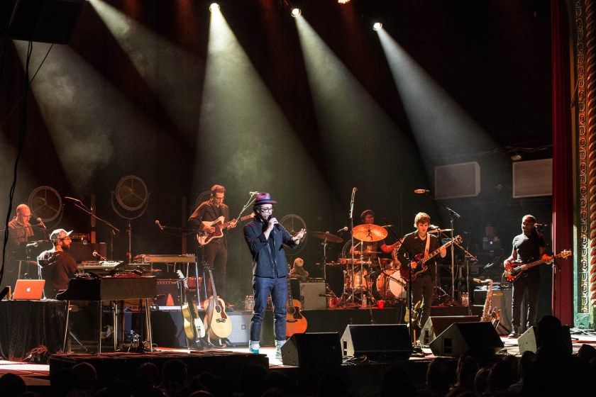 Amos Lee performing at Uptown Theater in Kansas City, Missouri, on March 26, 2019.