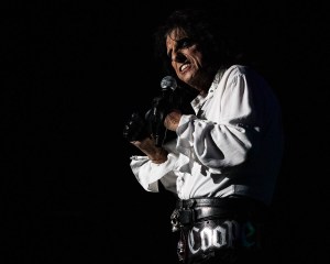 Alice Cooper performing at Starlight Theatre in Kansas City, Missouri on July 26, 2019.