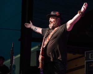 Chandler "Chan" Kinchla, guitarist of Blues Traveller