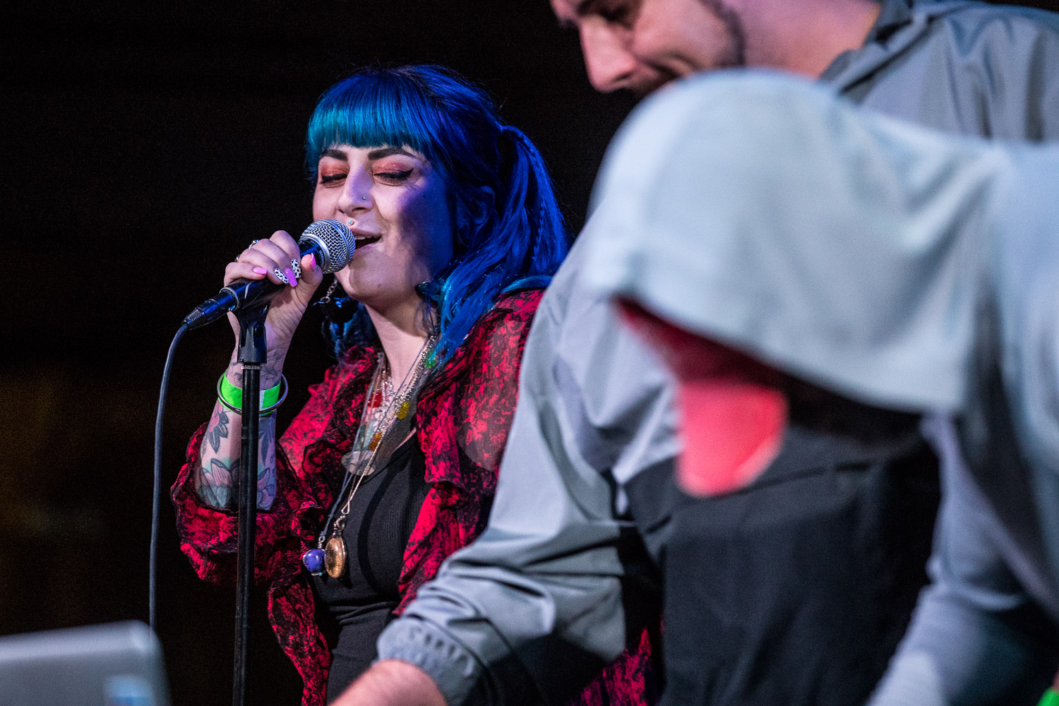 Kat The Destroyer performing with The DeLazers