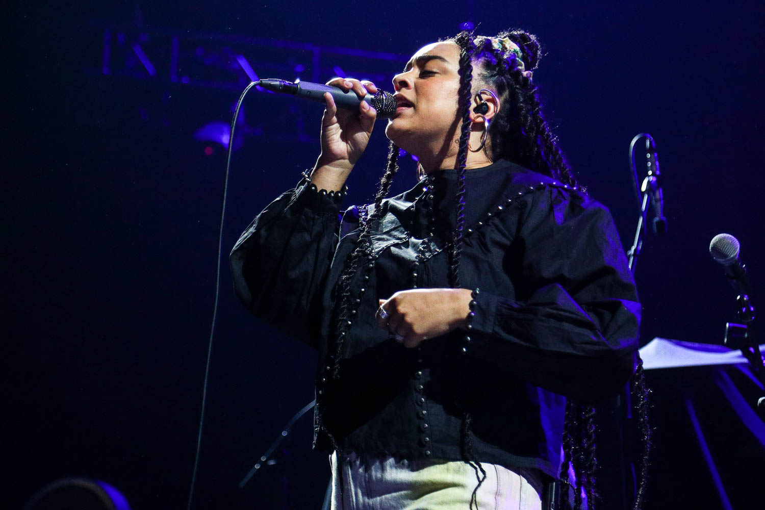 Jasmine Mullen, lead vocalist of The New Respects