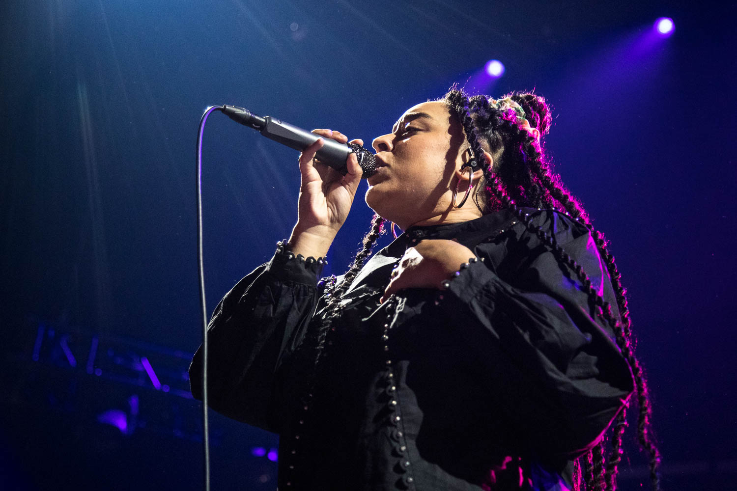 Jasmine Mullen, lead vocalist of The New Respects