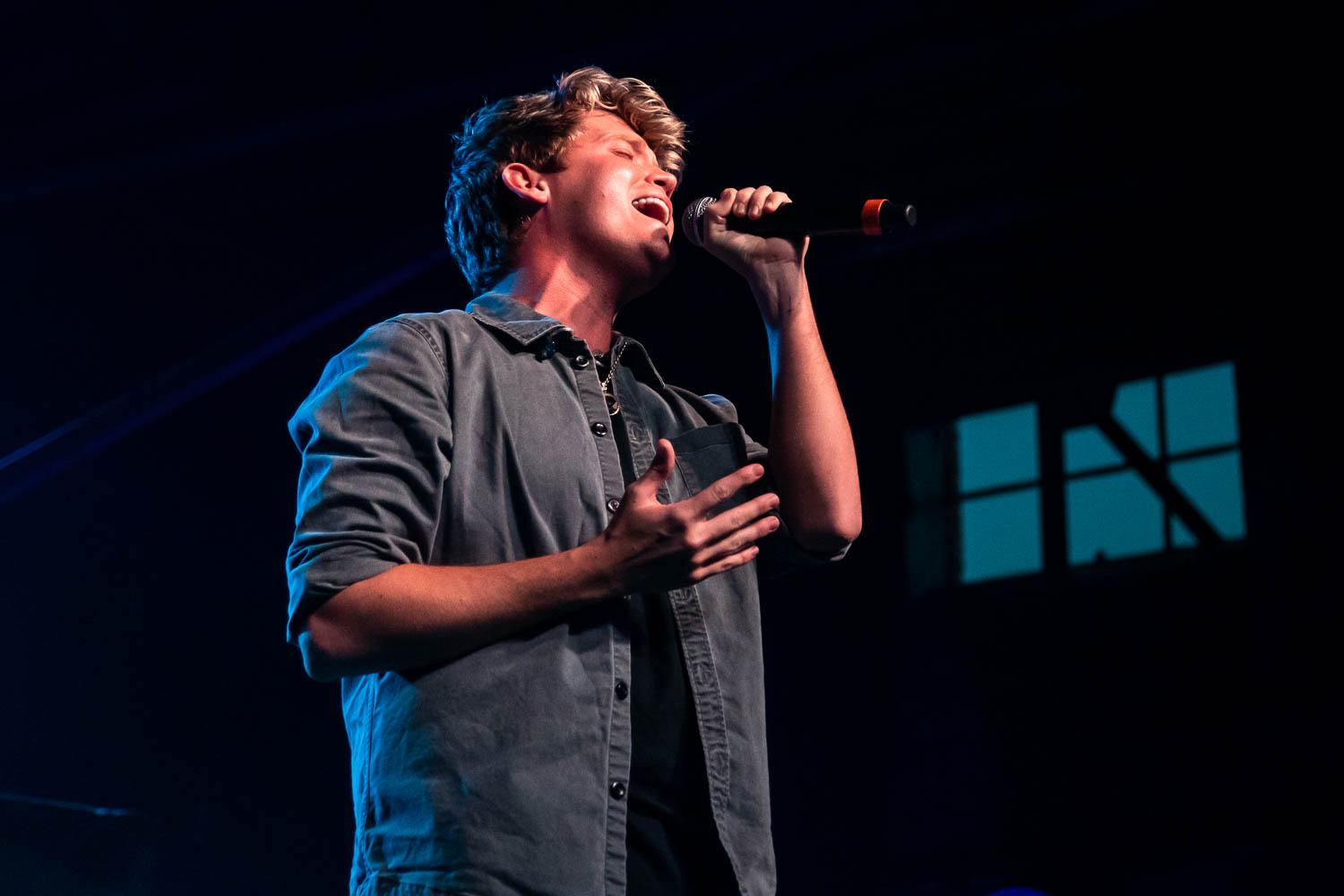 Jamie Miller performing at The Truman in Kansas City, Missouri on May 11, 2022