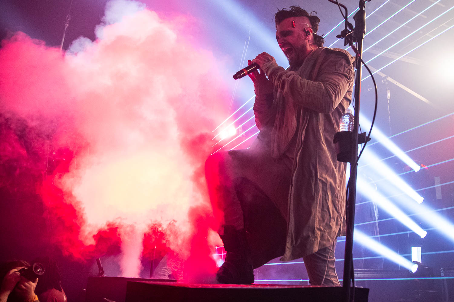 Dustin Bates, lead vocalist of Starset