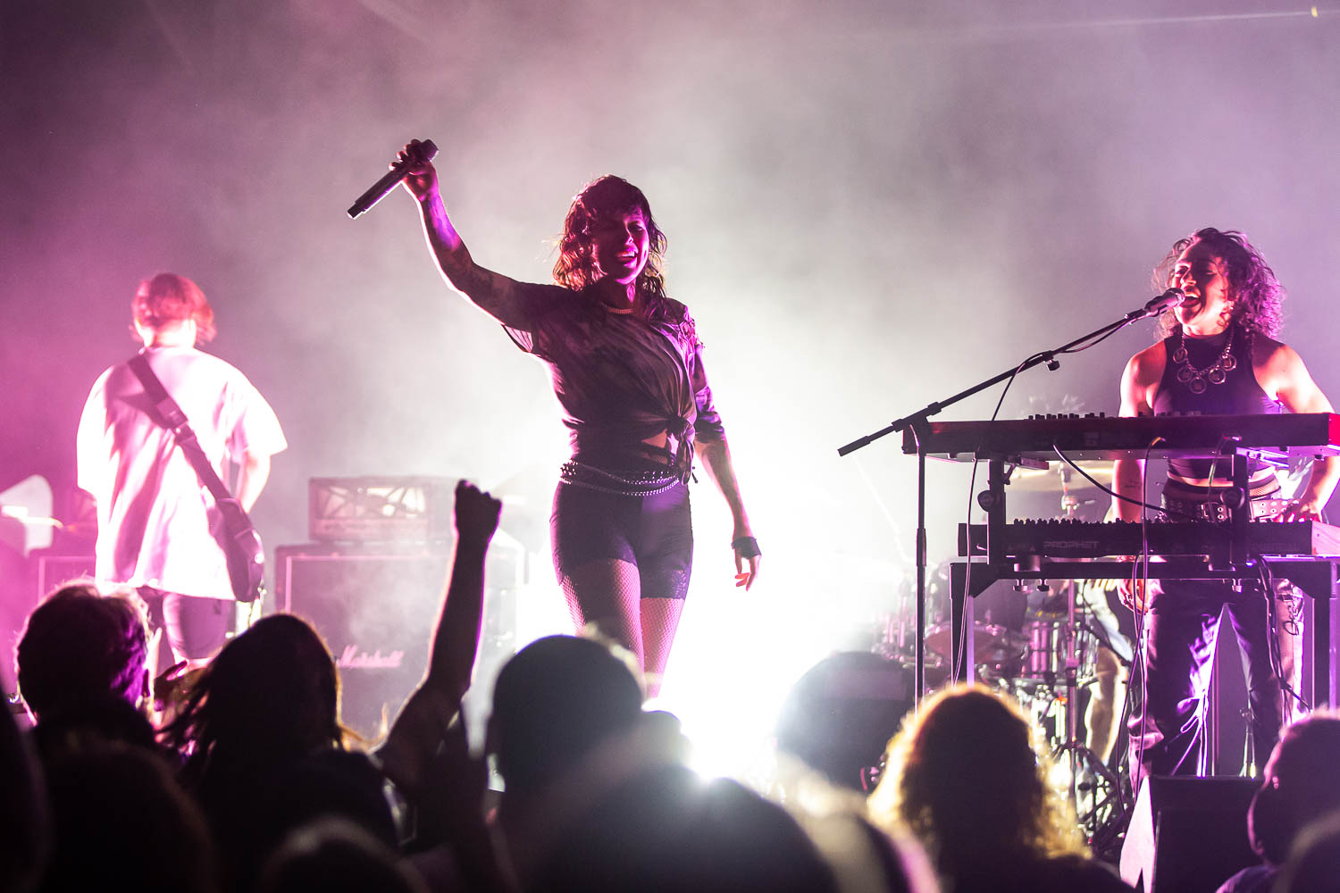 Alexis Krauss and Kate Steinberg of Sleigh Bells