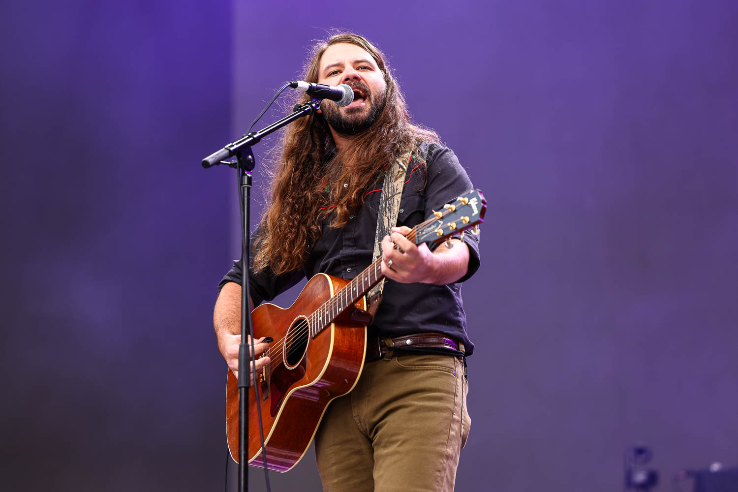 Brent Cobb performing at GEHA Field at Arrowhead Stadium in Kansas City, Missouri on June 10, 2023.