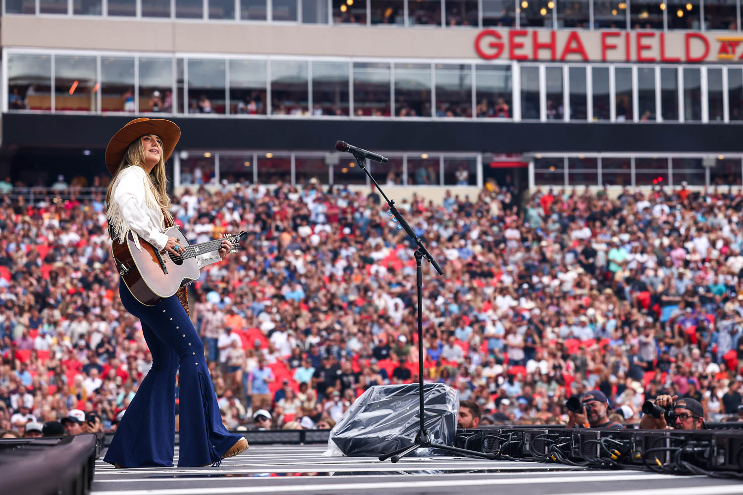 Lainey Wilson performing at GEHA Field at Arrowhead Stadium in Kansas City, Missouri on June 10, 2023.
