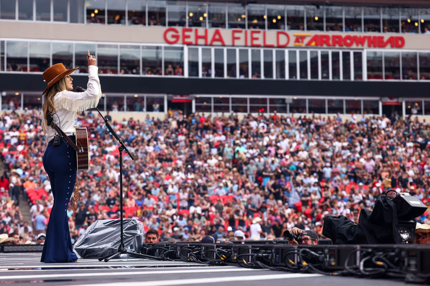 Lainey Wilson performing at GEHA Field at Arrowhead Stadium in Kansas City, Missouri on June 10, 2023.