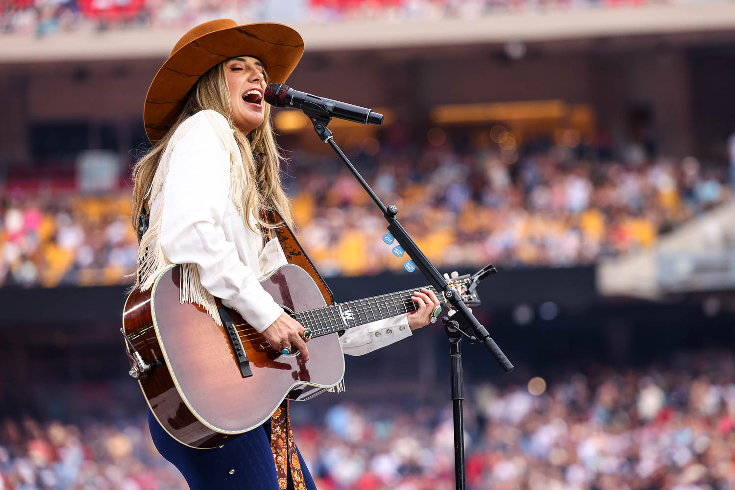 Lainey Wilson performing at GEHA Field at Arrowhead Stadium in Kansas City, Missouri on June 10, 2023.