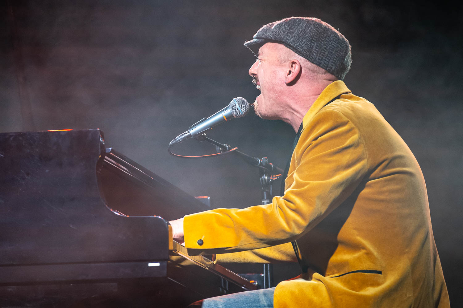 Foy Vance performing at The Truman in Kansas City, Missouri on January 24, 2024.