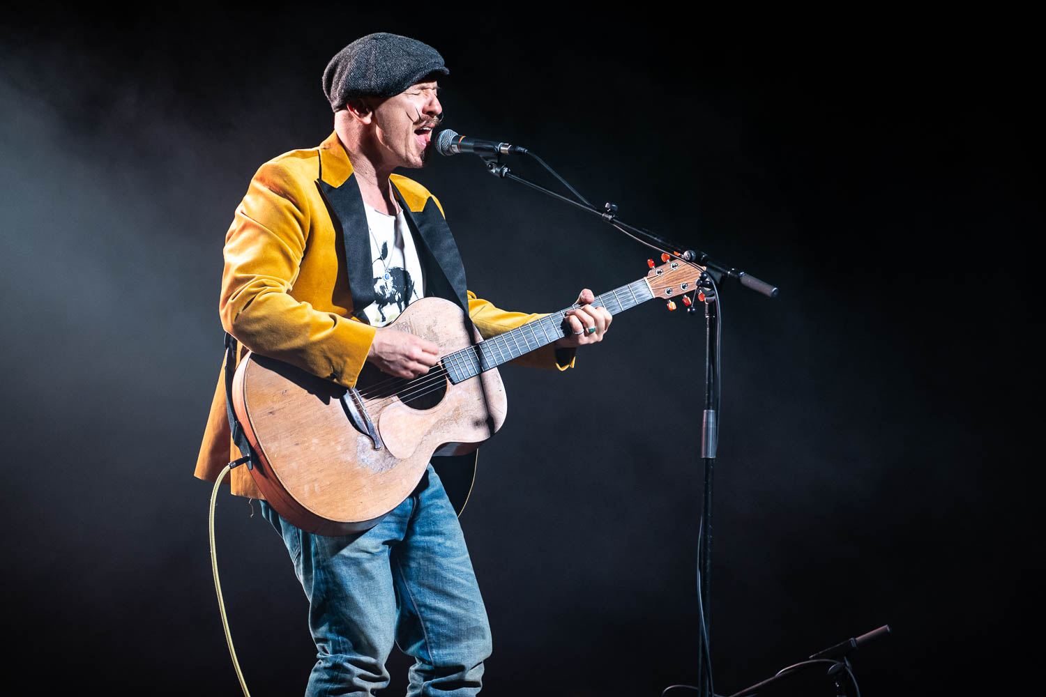 Foy Vance performing at The Truman in Kansas City, Missouri on January 24, 2024.