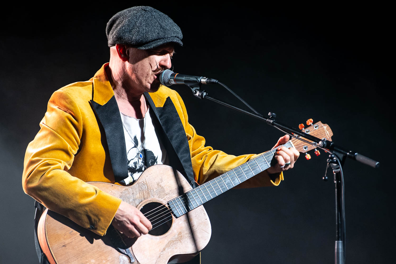Foy Vance performing at The Truman in Kansas City, Missouri on January 24, 2024.
