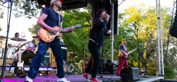 Tim Lopez and Tom Higgenson of the Plain White T's